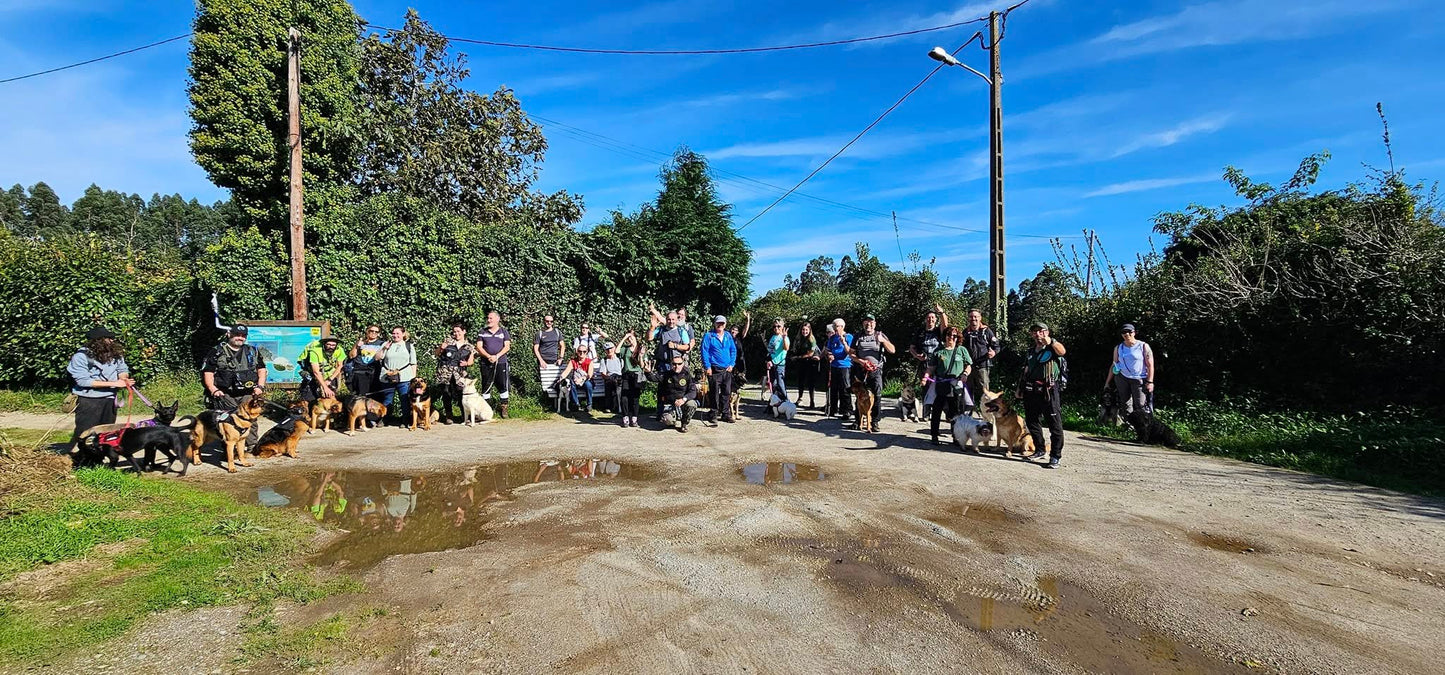 Ruta de senderismo en manada.