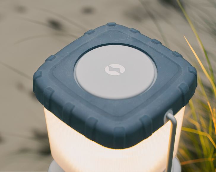 Farol de camping outdoor Outwell Carnelian 1000 lumenes.