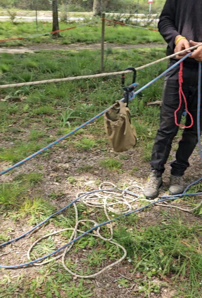 Taller práctico de Nudos, cuerdas y amarres. Para el medio natural, senderismo, camping y supervivencia.
