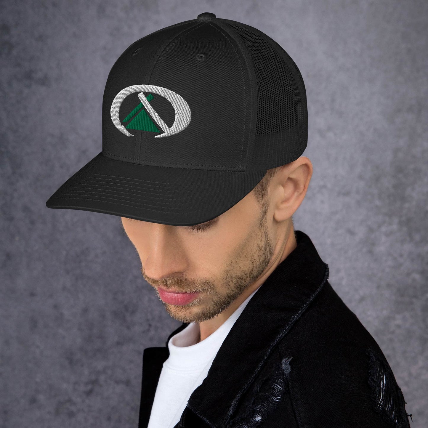 Gorra tipo trucker 3d bordado