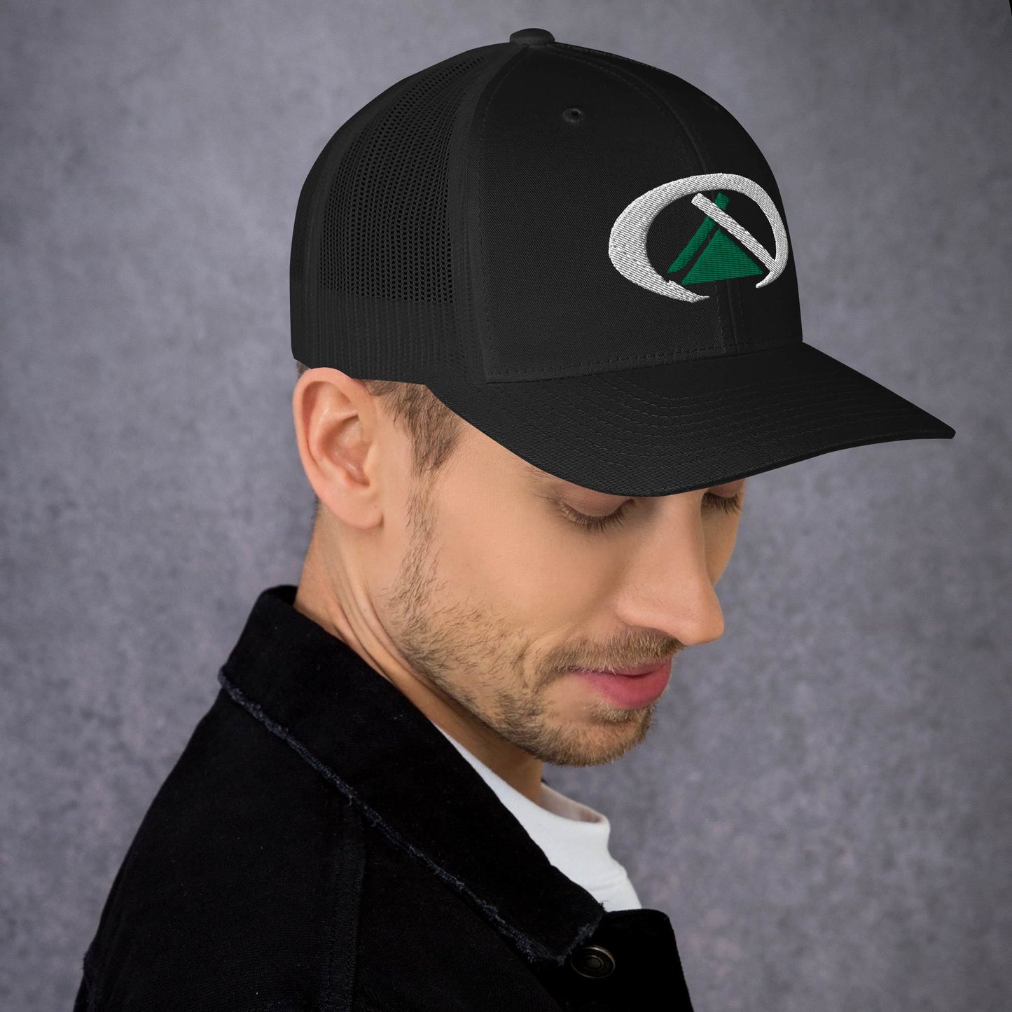 Gorra tipo trucker 3d bordado