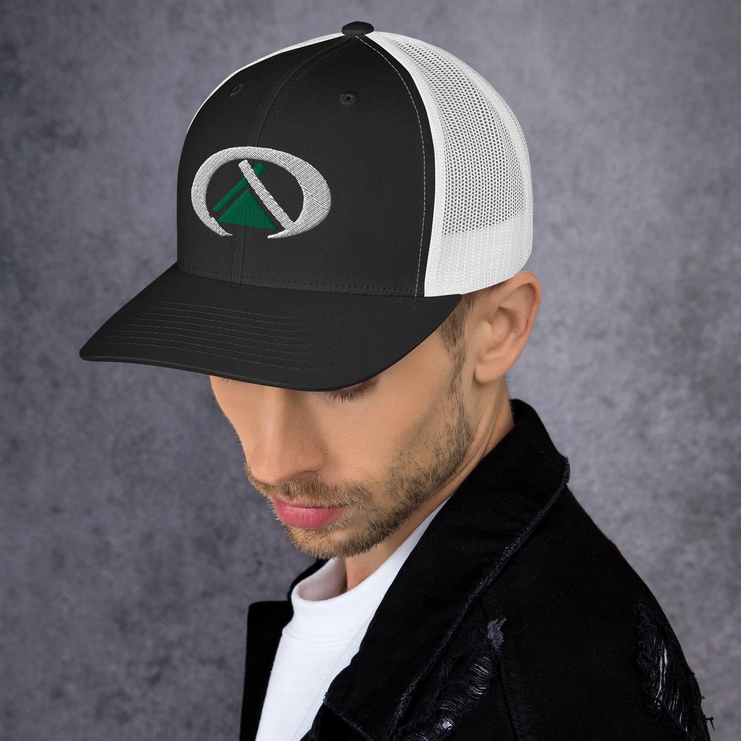 Gorra tipo trucker 3d bordado