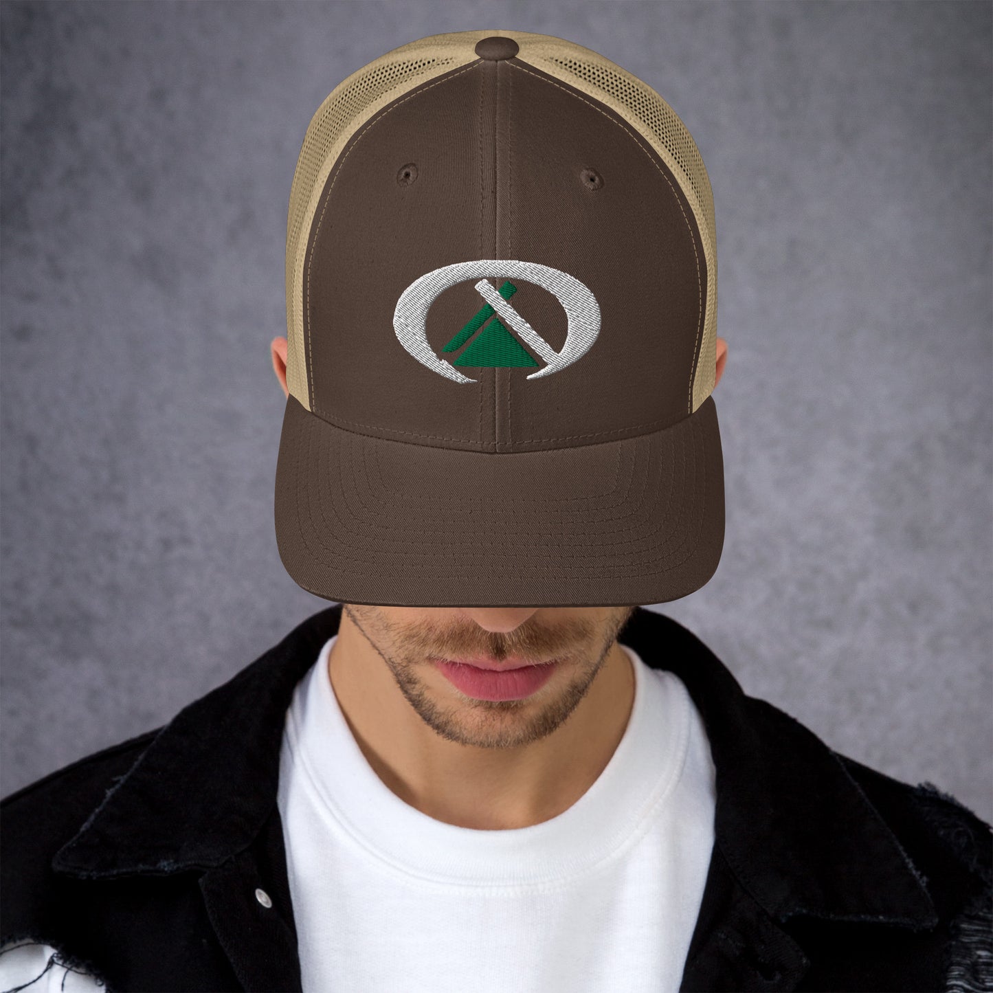 Gorra tipo trucker 3d bordado