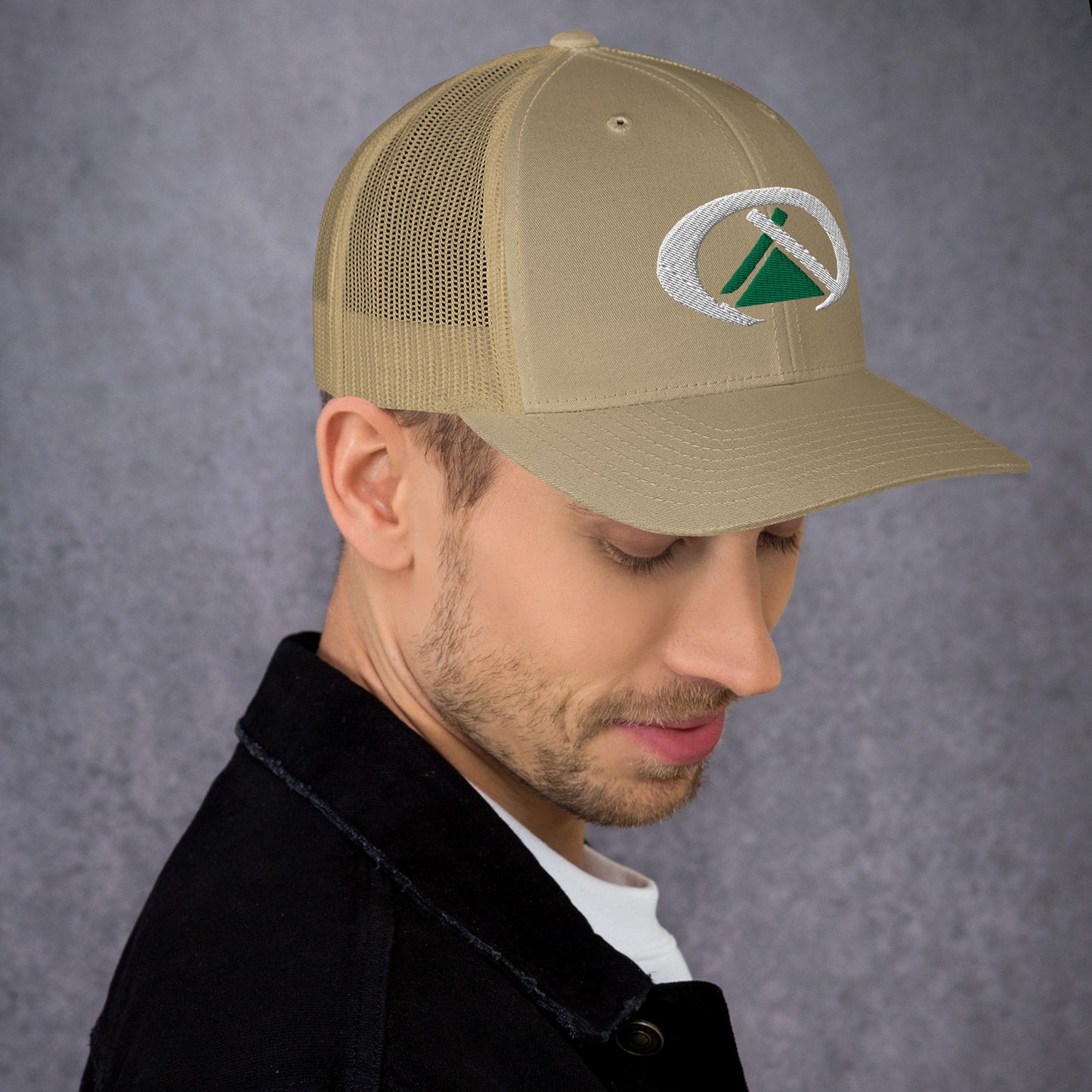 Gorra tipo trucker 3d bordado