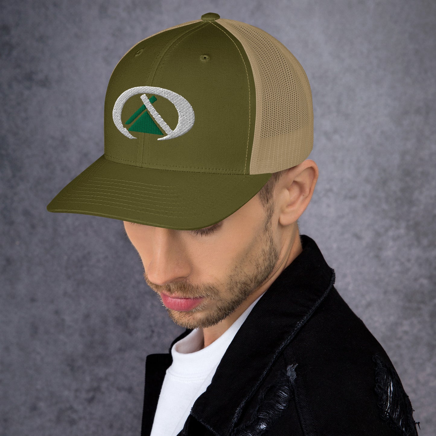 Gorra tipo trucker 3d bordado