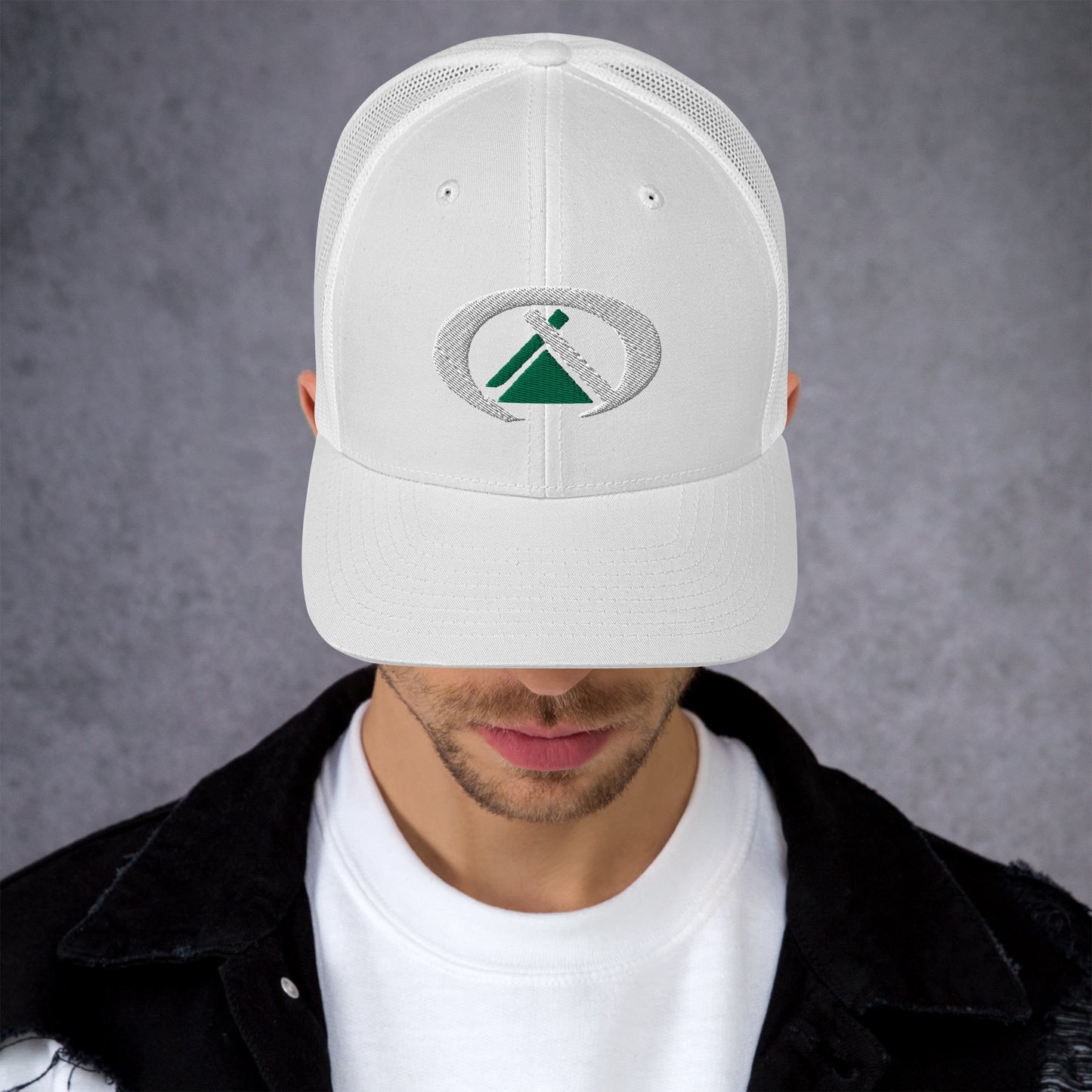 Gorra tipo trucker 3d bordado