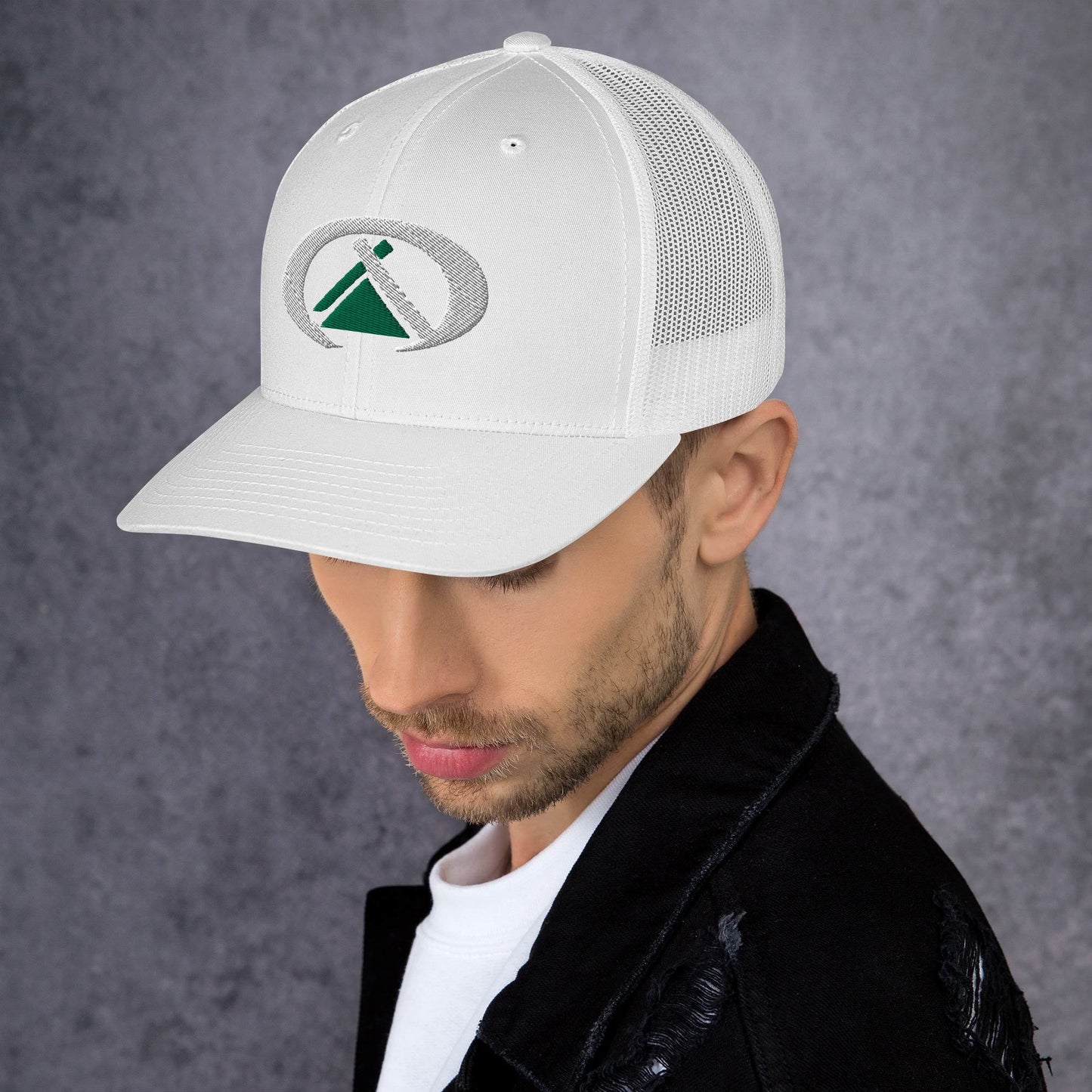 Gorra tipo trucker 3d bordado
