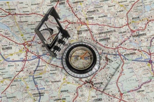 Brújula plana de orientación con tapa NORTHVIVOR