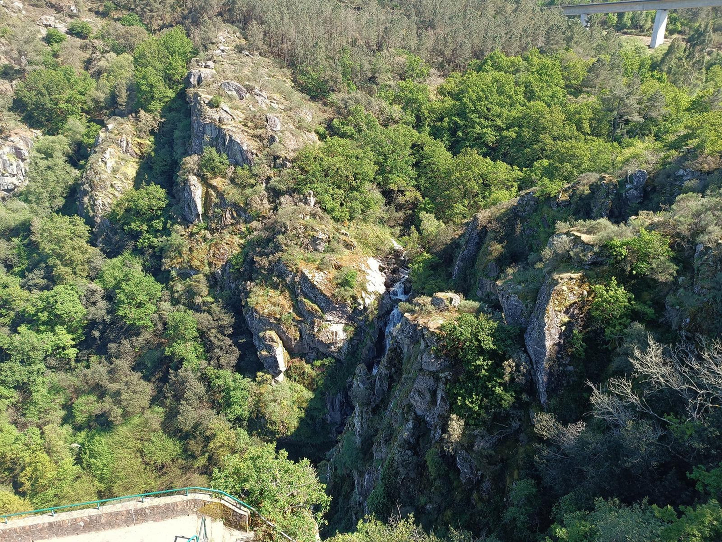 Ruta de senderismo, capela de San Paio, Fervenza do Toxa y pasarela del rio Deza  (19 Abril)