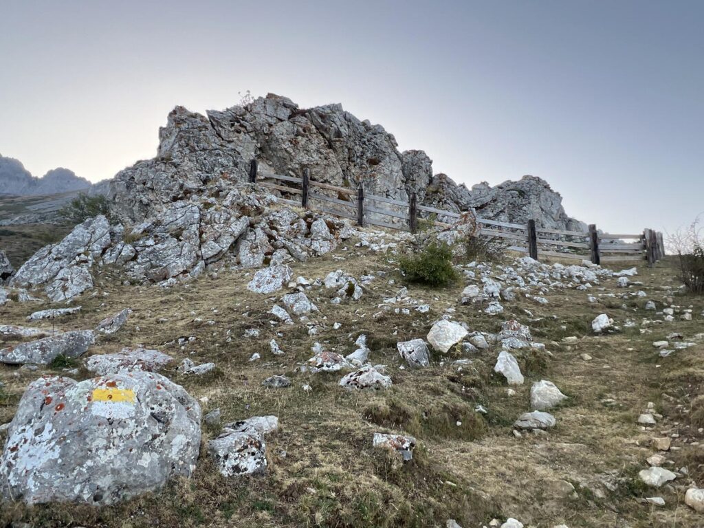 Ruta de senderismo “Peña Ubiña” curso de senderismo seguro en media montaña.