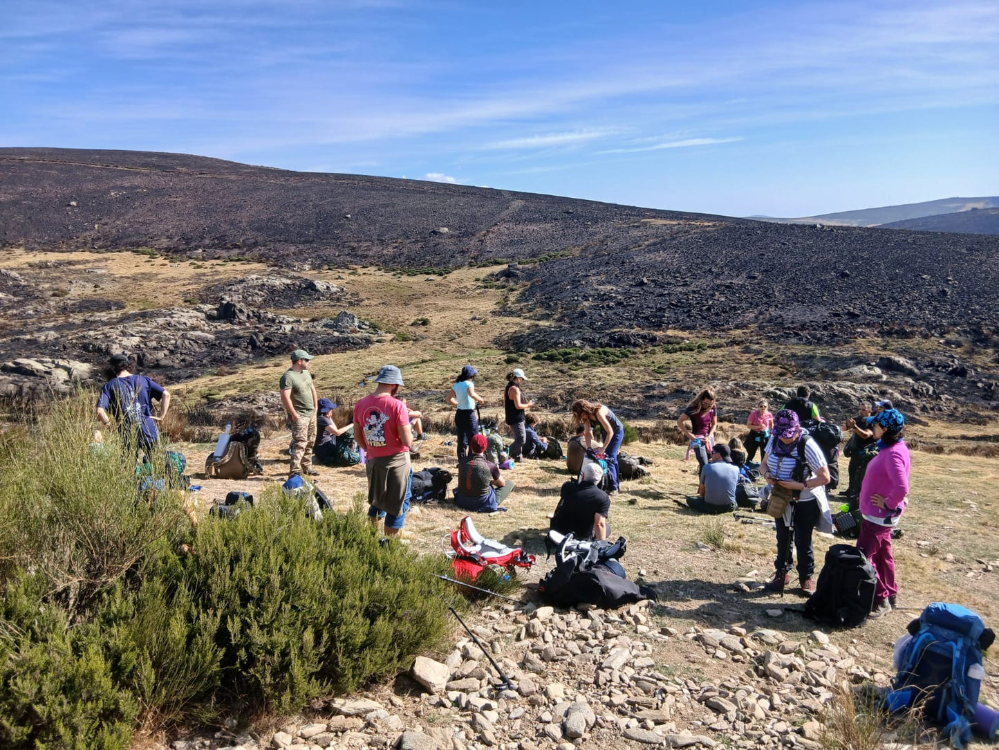 Subida a Peña Trevinca. Curso práctico de senderismo seguro y vivac en media Montaña. (30 -31 Mayo)