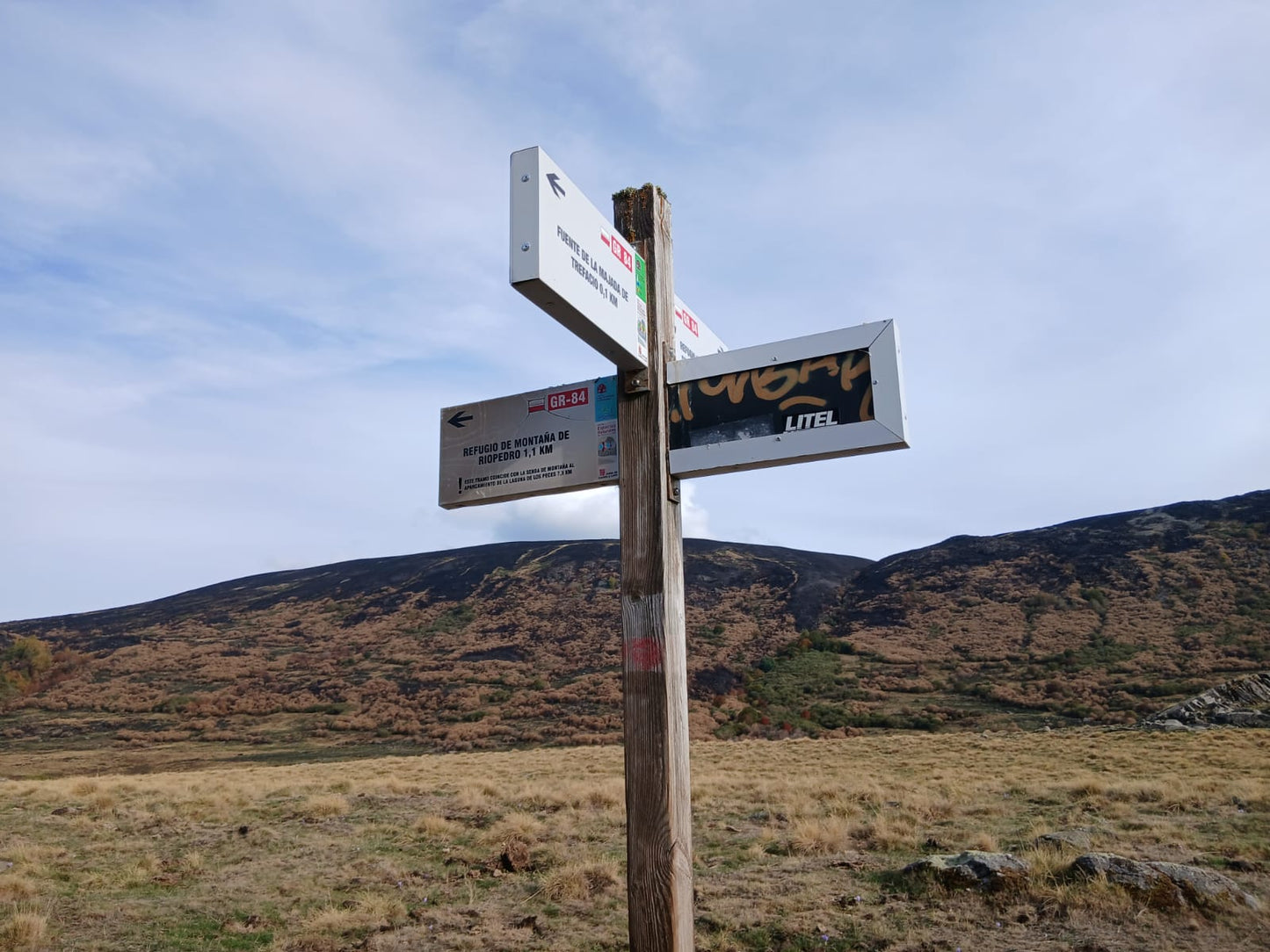 Subida a Peña Trevinca. Curso práctico de senderismo seguro y vivac en media Montaña. (30 -31 Mayo)