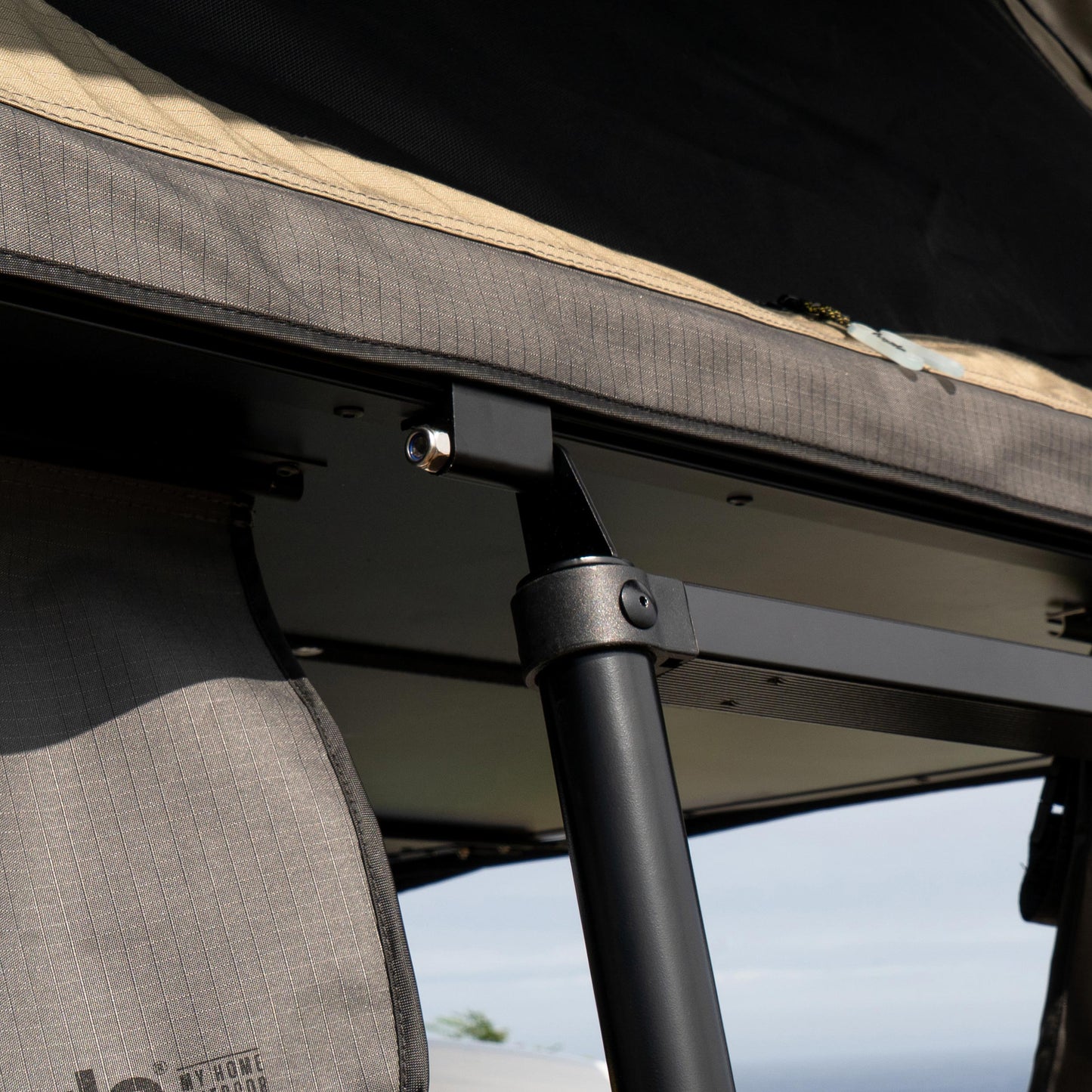 Tienda de techo para vehiculos Somo Lite de Tagle