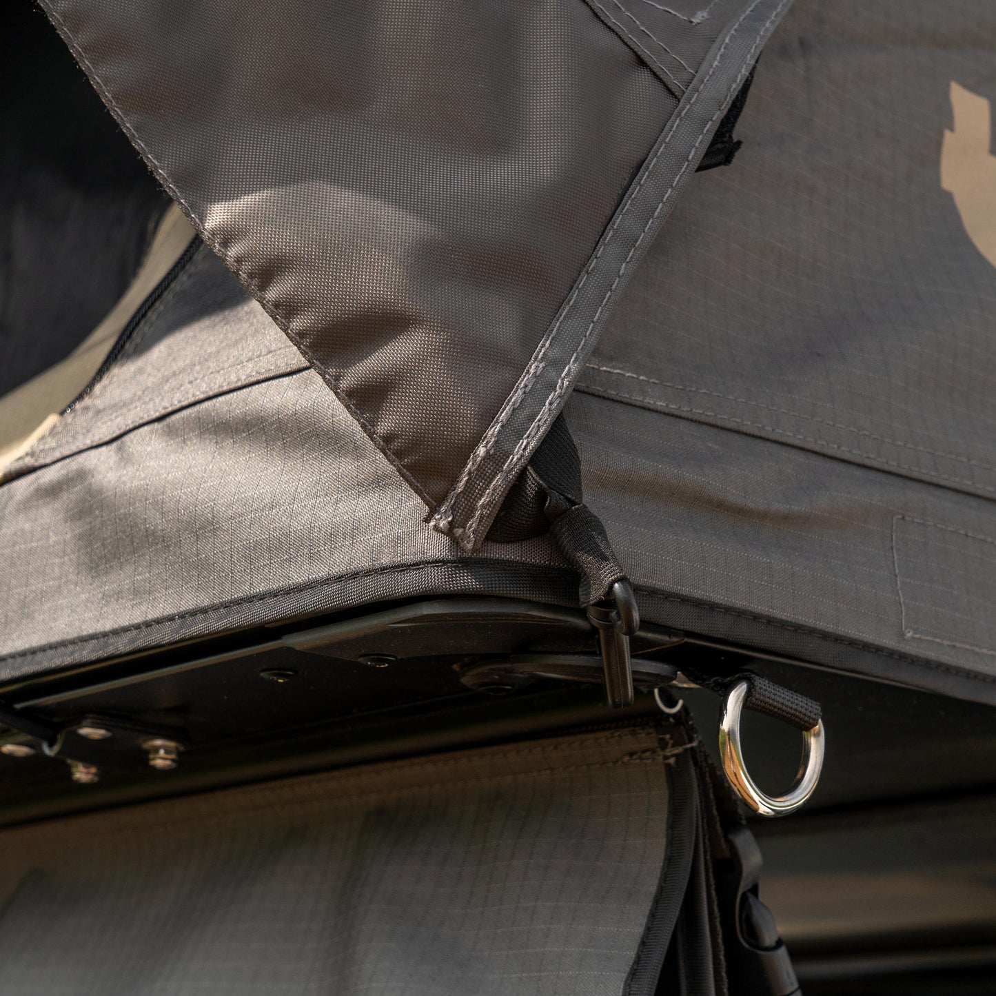 Tienda de techo para vehiculos Somo Lite de Tagle