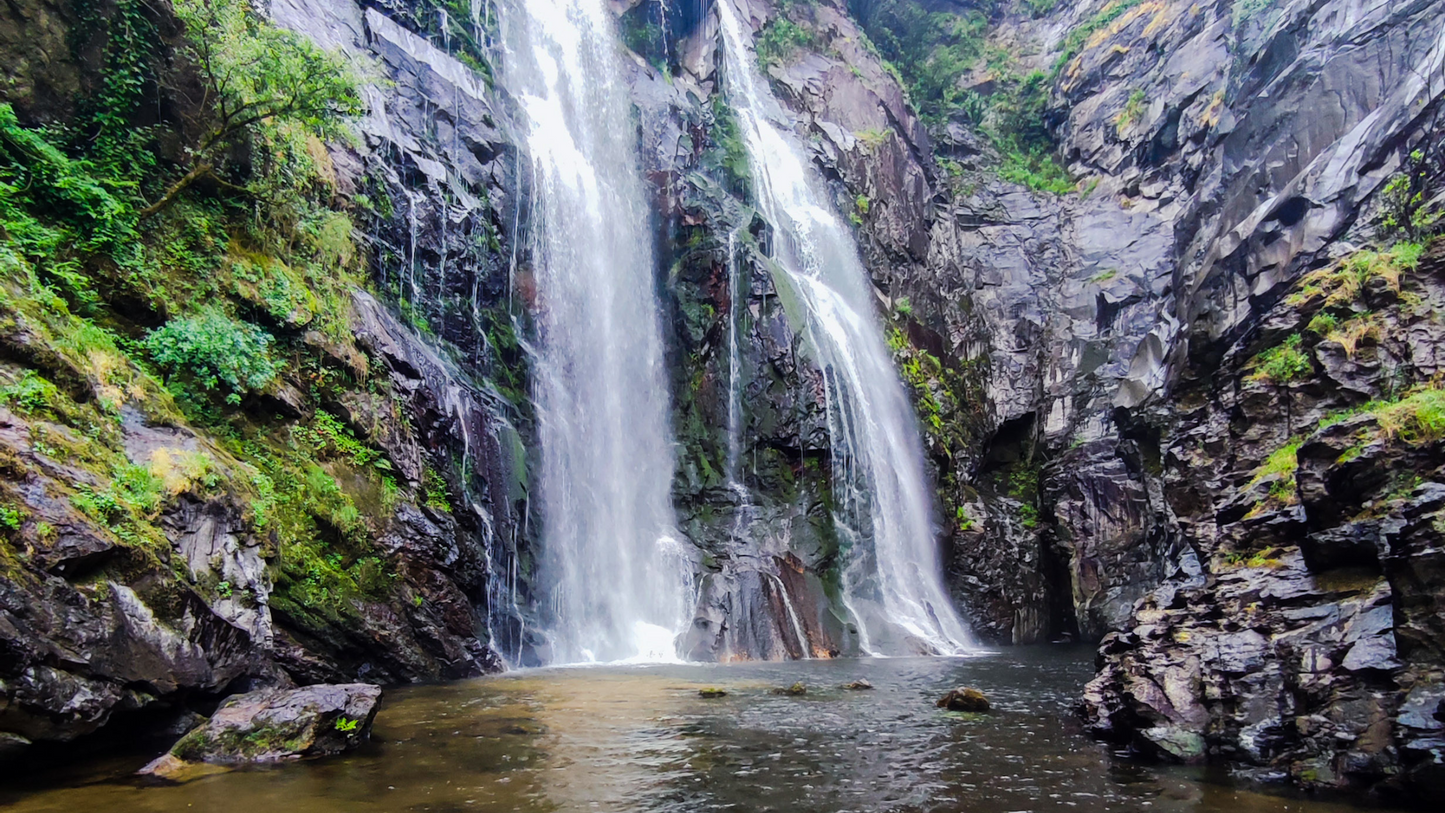 Ruta de senderismo, capela de San Paio, Fervenza do Toxa y pasarela del rio Deza  (19 Abril)